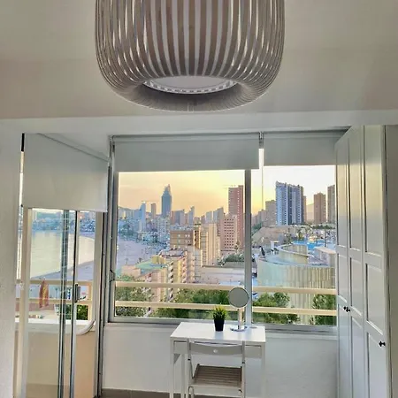 Front With Beautiful Sea View شقة بينايدورم