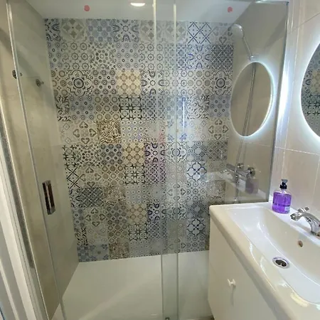 Front With Beautiful Sea View *