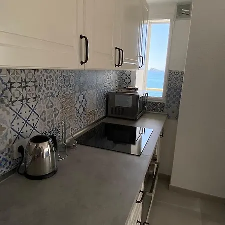 Apartment Front With Beautiful Sea View *