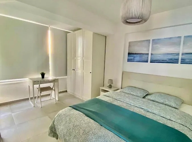Front With Beautiful Sea View *
